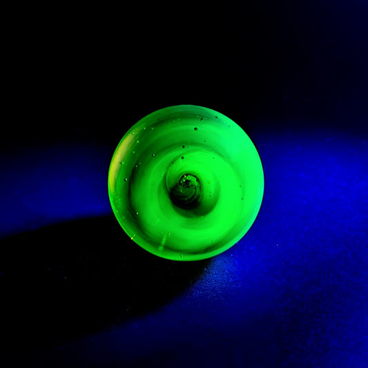 Alex Ubatuba
UV Borosilicate Glass Marble
30 mm
Hand blown borosilicate glass marble made by Alex Ubatuba.