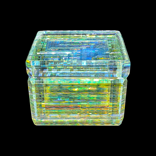 Boro Barto (Dan Barto)
Dichroic glass pendant with opal
Approx. 46 x 48 x 56 mm