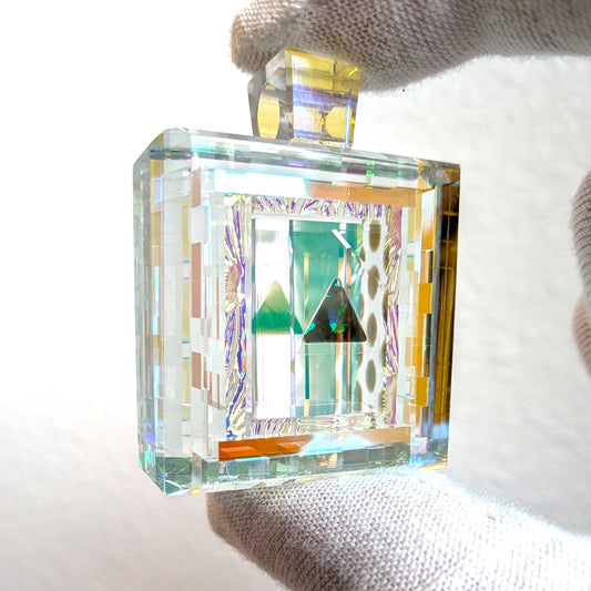 Boro Barto (Dan Barto) Dichroic glass pendant with triangle green opal Approx. 14 x 32 x 40 mm