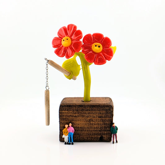 Ethan Windy
Cowabunga, 2024
Glass Sculpture
Approx. 53 x 38 x 114 mm
Signed + Dated by the artist. From Ethan Windy's Giant Flowers Series