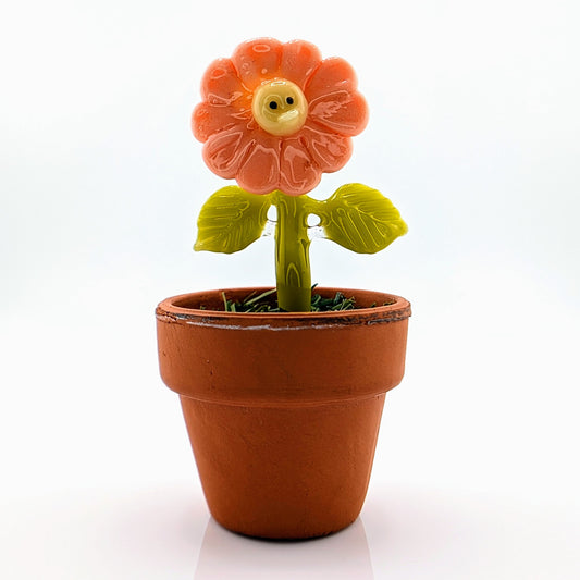 Ethan Windy
Dreamsicle, 2024
Glass Sculpture
Approx. 47 mm diameter | 88 mm tall
From Ethan Windy's Giant Flowers Series