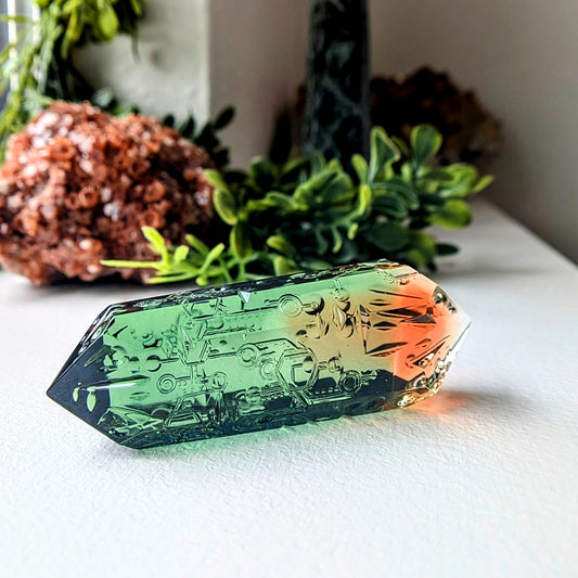 Murdoc (David Trout)
Molecular Decoded Crystal, 2024
Borosilicate Glass Paperweight
95 x 31 x 22 mm
Hand blown and cold-worked glass created by Murdoc Glass (David Trout). Signed + Dated by the artist