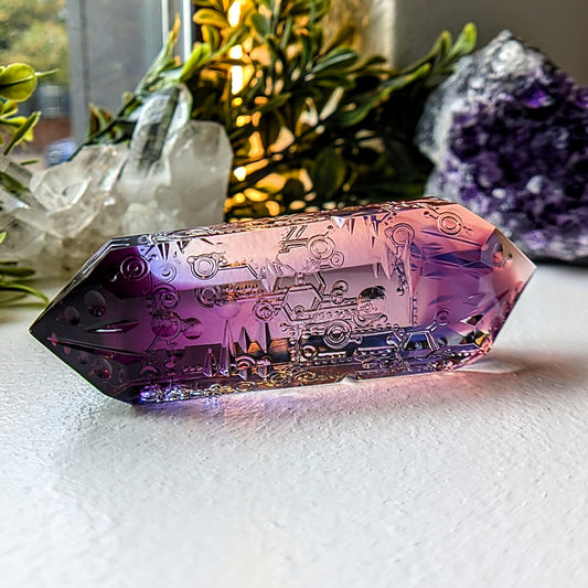 Murdoc (David Trout)
Molecular Decoded Crystal, 2024
Borosilicate Glass Paperweight
97 x 32 x 23 mm
Hand blown and cold-worked glass created by Murdoc (David Trout). Signed + Dated by the artist