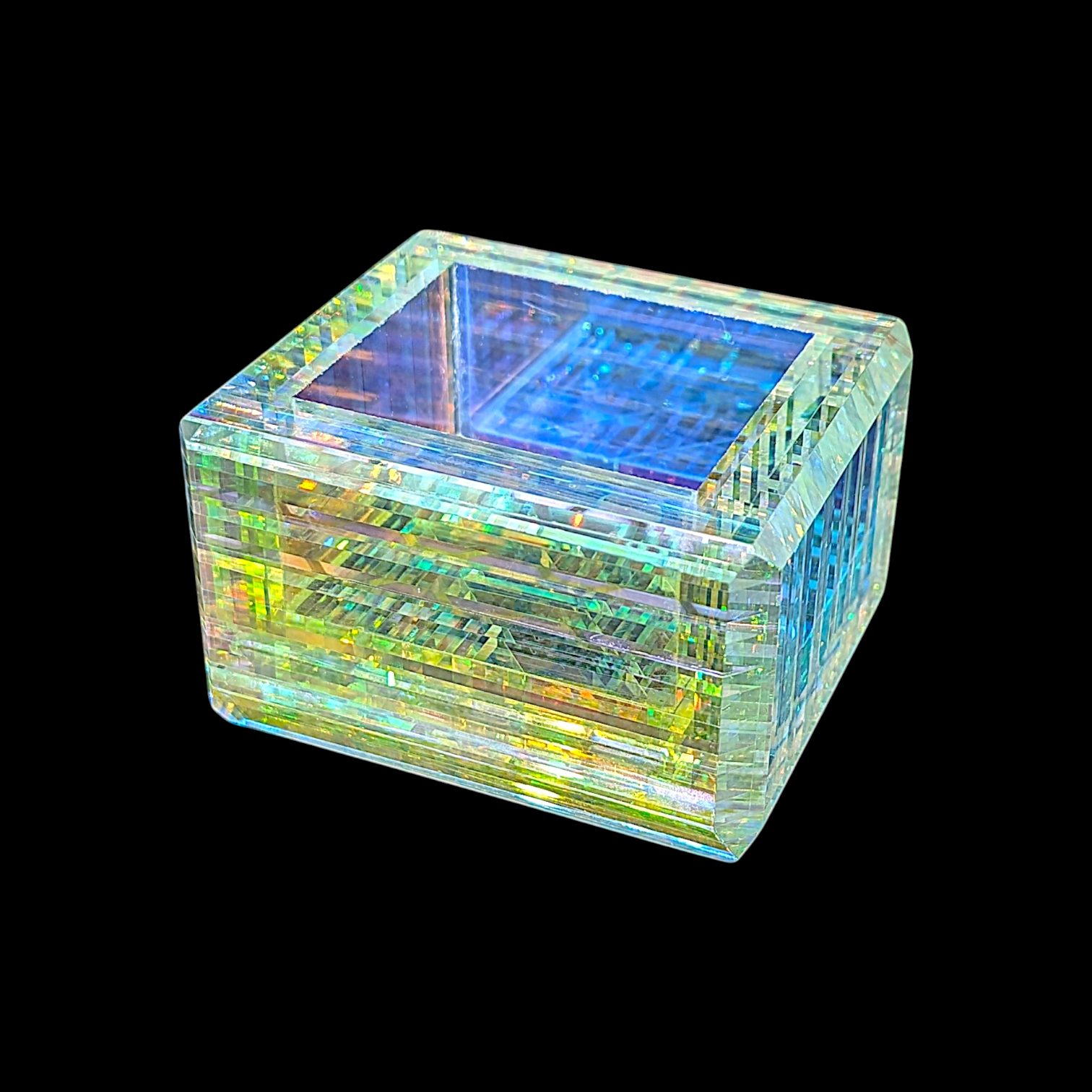 Boro Barto (Dan Barto) 
Dichroic glass pendant with opal 
Approx. 46 x 48 x 56 mm 