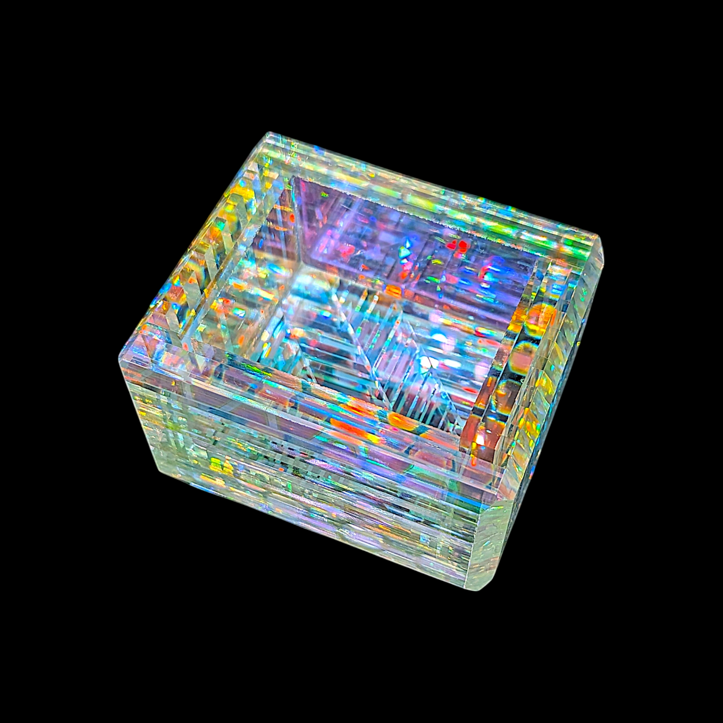 Boro Barto (Dan Barto) 
Dichroic glass pendant with opal 
Approx. 46 x 48 x 56 mm 