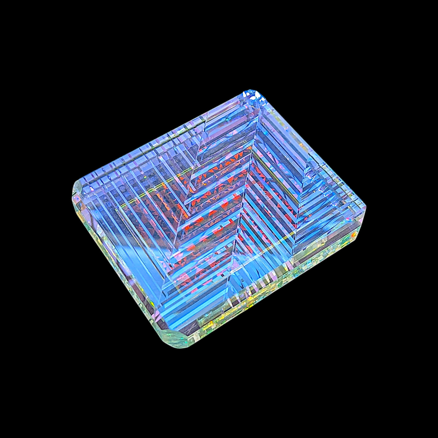 Boro Barto (Dan Barto) 
Dichroic glass pendant with opal 
Approx. 46 x 48 x 56 mm 