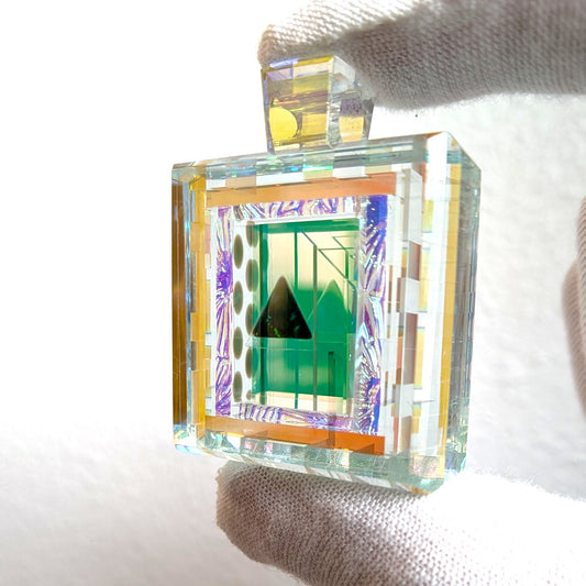 Boro Barto (Dan Barto) Dichroic glass pendant with triangle green opal Approx. 14 x 32 x 40 mm