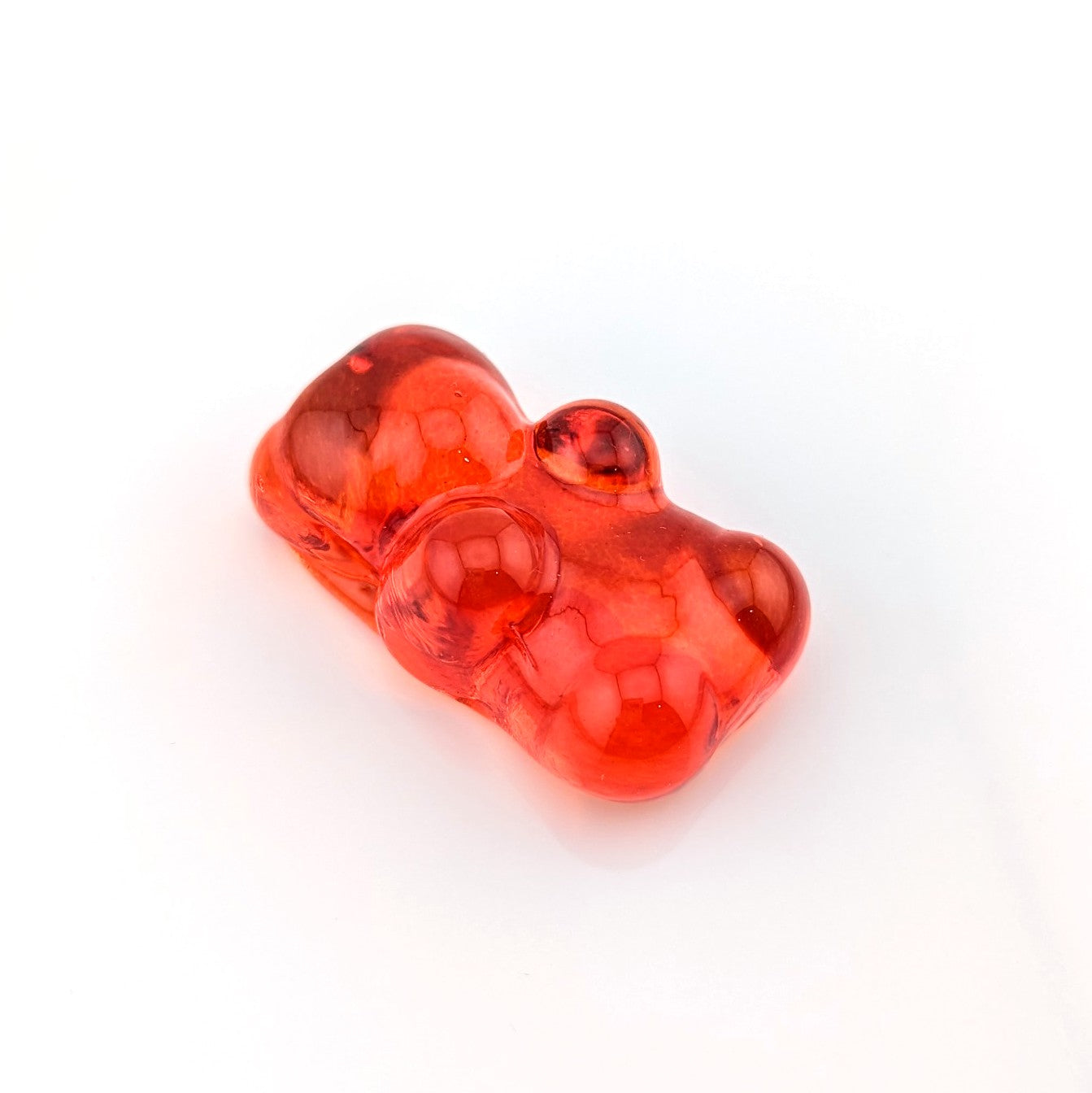 Eriko Kobayashi
Gummy Bear (Red), 2024
Glass Sculpture
Approx. 27 x 50 x 18 mm

From Eriko Kobayashi's Hyperrealistic Glass Food Series