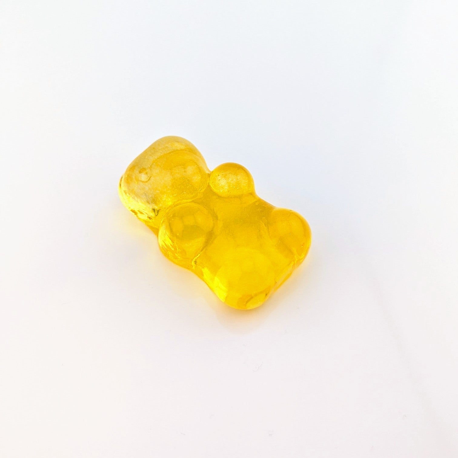 Eriko Kobayashi
Gummy Bear (Yellow), 2024
Glass Sculpture
Approx. 27 x 47 x 18 mm

From Eriko Kobayashi's Hyperrealistic Glass Food Series