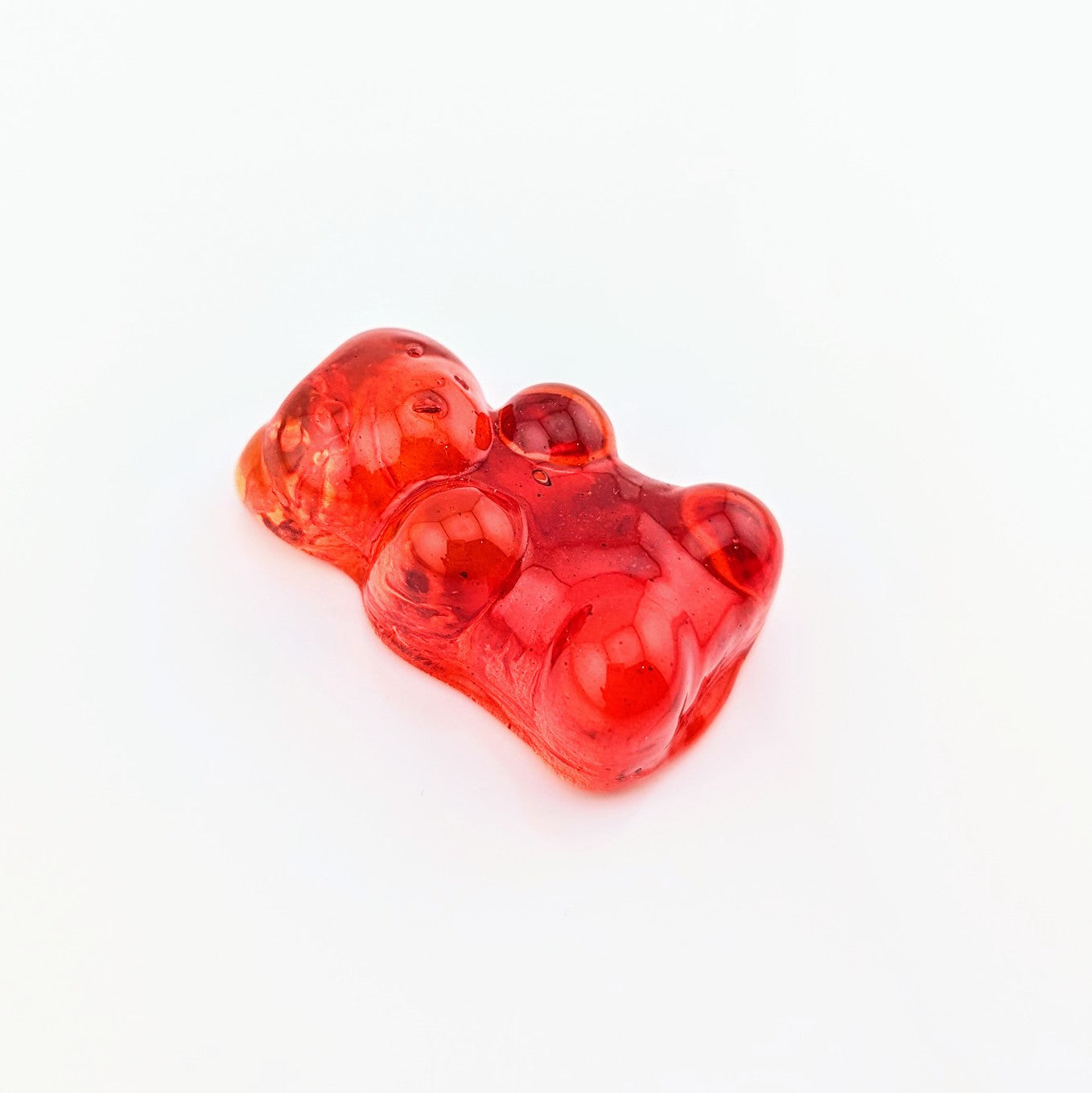 Eriko Kobayashi
Gummy Bear (Red), 2024
Glass Sculpture
Approx. 29 x 48 x 18 mm

From Eriko Kobayashi's Hyperrealistic Glass Food Series