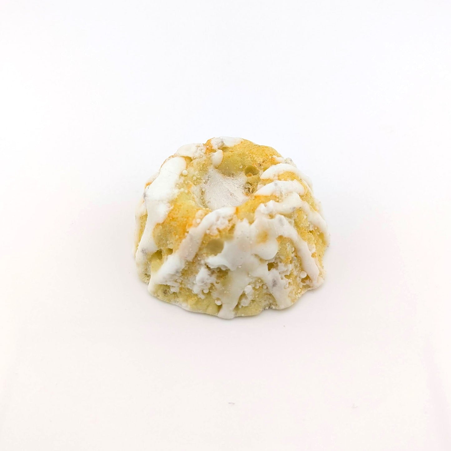 Eriko Kobayashi
Mini Bundt Cake, 2024
Glass Sculpture
Approx. 54 x 54 x 22 mm

From Eriko Kobayashi's Hyper-Realistic Glass Food Series