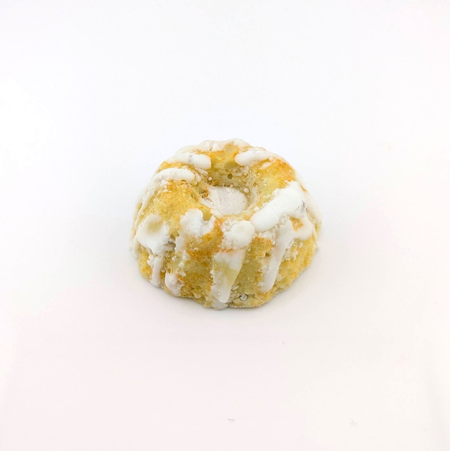 Eriko Kobayashi
Mini Bundt Cake, 2024
Glass Sculpture
Approx. 54 x 54 x 22 mm

From Eriko Kobayashi's Hyper-Realistic Glass Food Series