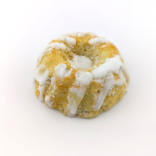 Eriko Kobayashi
Mini Bundt Cake, 2024
Glass Sculpture
Approx. 54 x 54 x 22 mm

From Eriko Kobayashi's Hyper-Realistic Glass Food Series