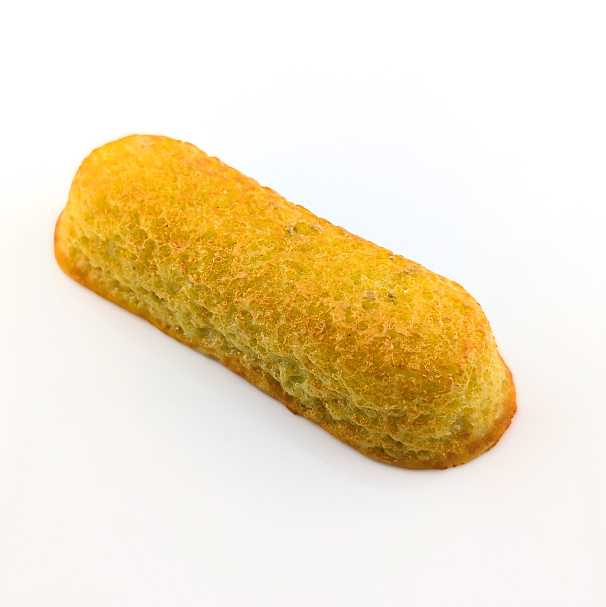 Eriko Kobayashi
Twinkie, 2024
Glass Sculpture
Approx. 94 x 34 x 20 mm

From Eriko Kobayashi's Hyper-Realistic Glass Food Series