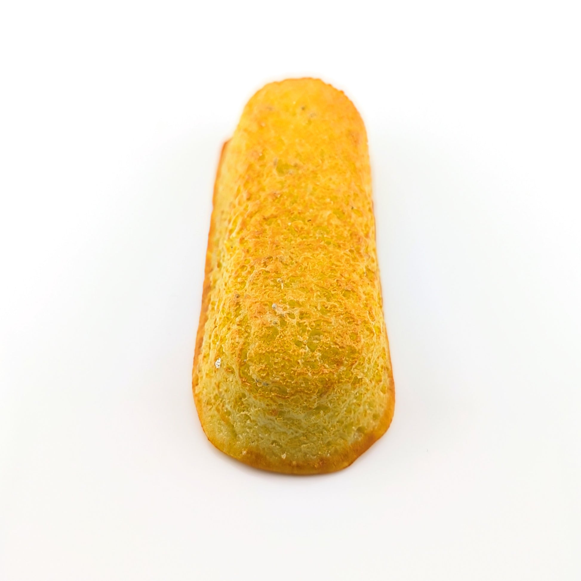 Eriko Kobayashi
Twinkie, 2024
Glass Sculpture
Approx. 94 x 34 x 20 mm

From Eriko Kobayashi's Hyper-Realistic Glass Food Series