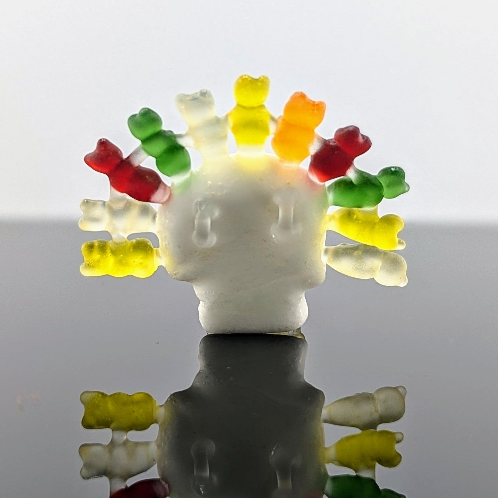 Eriko Kobayashi x Ethan Windy
Untitled (Skull with Gummy Bear Crown), 2024
Glass Sculpture
Approx 46 x 52 x 10 mm