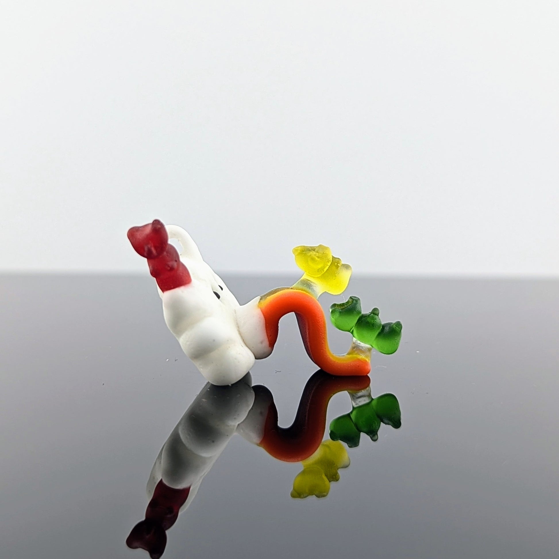 Eriko Kobayashi x Ethan Windy
Untitled (Cloud with Gummy Bears & Rainbow Tongue), 2024
Glass Sculpture
Approx. 38 x 34 x 28 mm