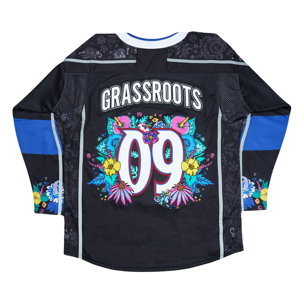 Melty Bros (Aaron Brooks x Vincent Gordon) Black Hockey Jersey LE:250
- Exclusive Melty Bros artwork designed by Aaron Brooks and Vincent Gordon 
- High quality embroidery and construction 
- Limited edition of 250 
- Premium materials with a comfortable, game ready feel 
- Signature Grassroots detailing throughout 