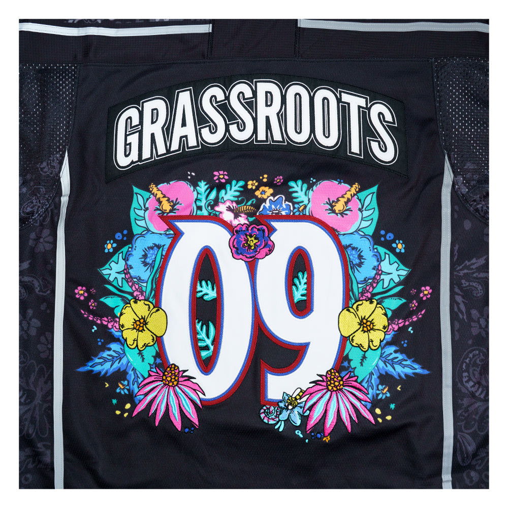 Melty Bros (Aaron Brooks x Vincent Gordon) Black Hockey Jersey LE:250
- Exclusive Melty Bros artwork designed by Aaron Brooks and Vincent Gordon 
- High quality embroidery and construction 
- Limited edition of 250 
- Premium materials with a comfortable, game ready feel 
- Signature Grassroots detailing throughout 