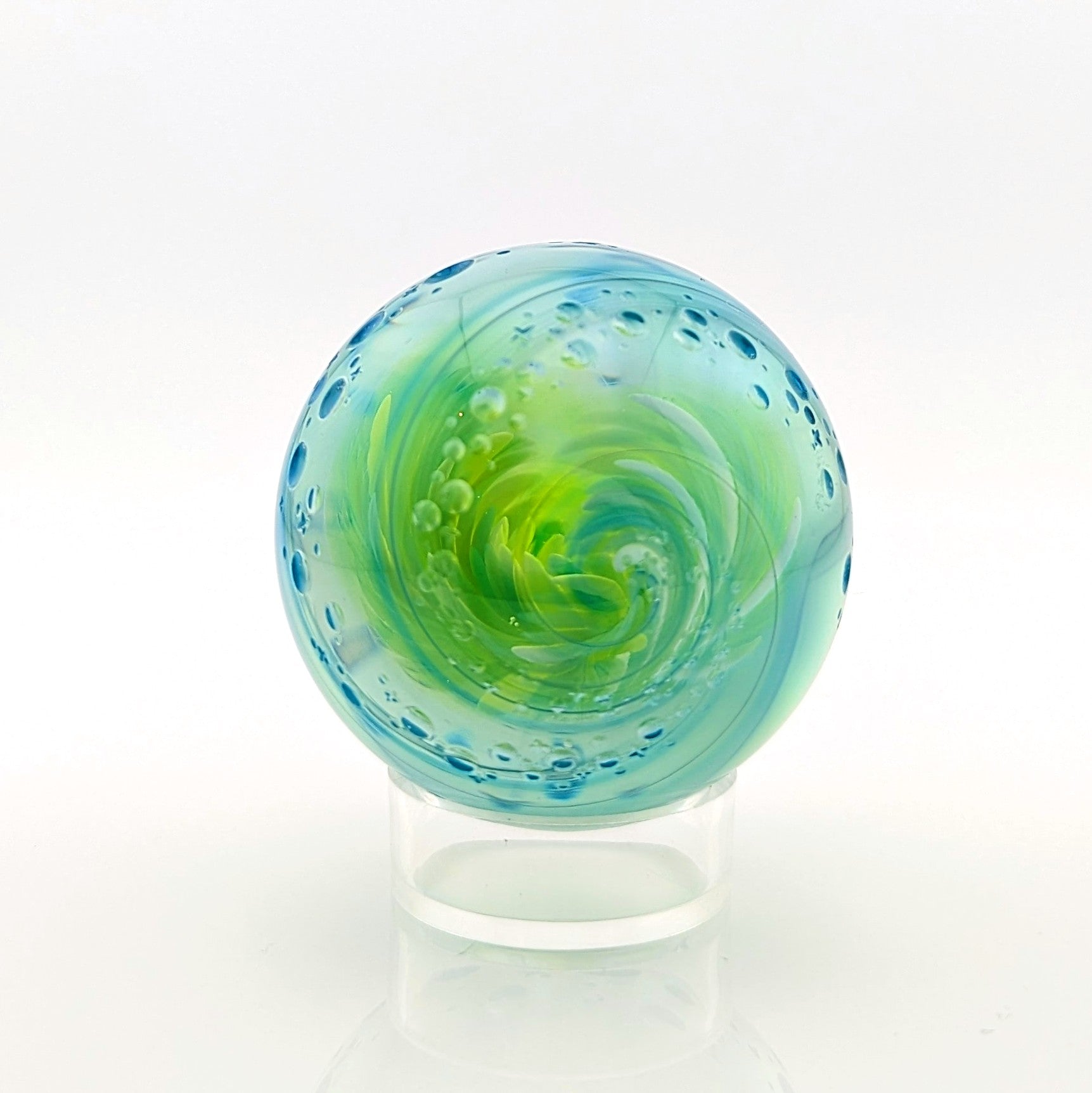 Murdoc (David Trout) x Eusheen Goines
Untitled, 2024
Borosilicate Glass Marble
52 mm

Hand blown glass made by Murdoc (David Trout) and Eusheen Goines