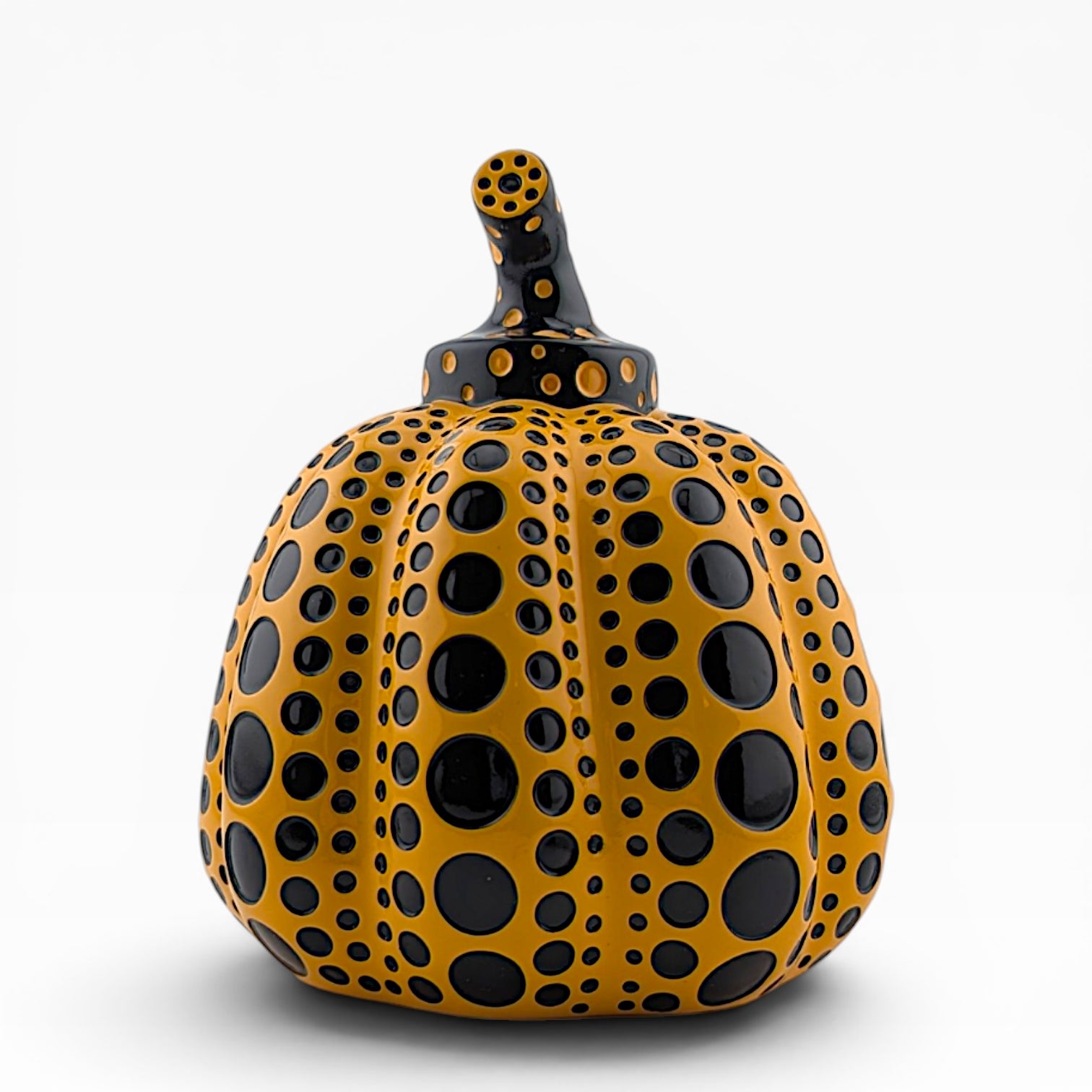 Yayoi Kusama
Pumpkin (Yellow), 2015
Painted cast resin
4 x 3.15 x 3.25 in

Accompanied by original box 